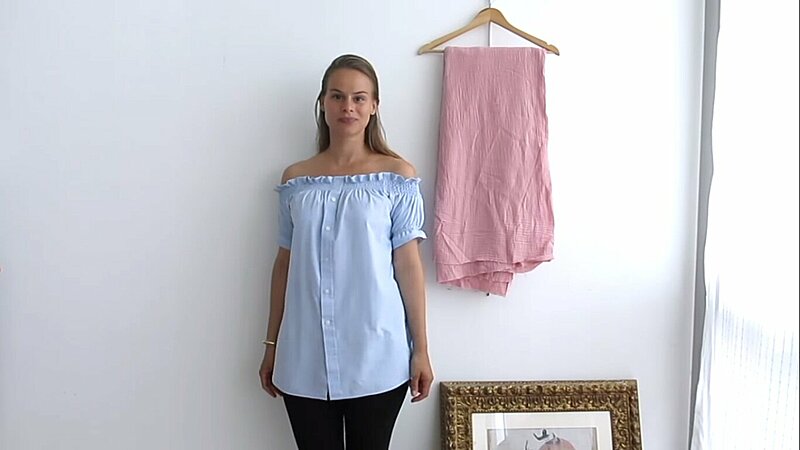 بالفيديو... طريقة مبتكرة لتحويل قميصك القديم إلى بلوزة بأكتاف منسدلة