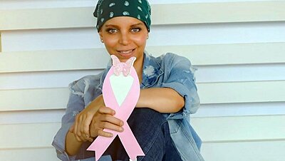 ١٠ أشياء يمكنك عملها لدعم مرضى سرطان الثدي