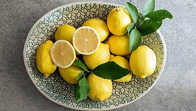 ما هي فوائد الليمون للصحة والبشرة والشعر؟