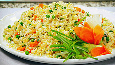 طريقة عمل الأرز المقلي بالخضروات