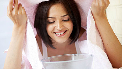 حمام البخار... أسرع طريقة لتنظيف بشرتك في المنزل