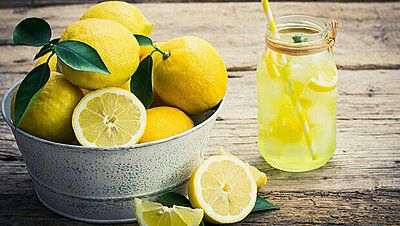 كيف تستخدمين الليمون لعلاج الصداع والجيوب الأنفية؟