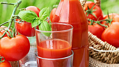 عشر فوائد مدهشة لعصير الطماطم