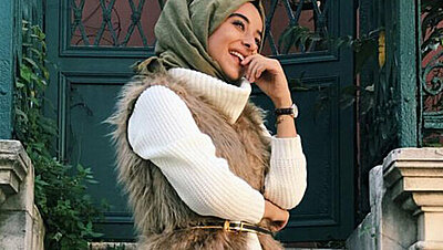 تألقي بالفراء مع الحجاب هذا الشتاء