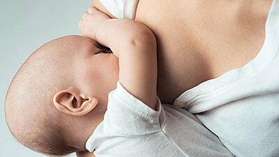 أسباب تشقق حلمة الثدي عند الرضاعة وطرق علاجها
