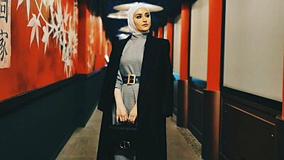 للمحجبات الجدد: طرق تنسيق الفساتين الكاجوال القديمة مع الحجاب