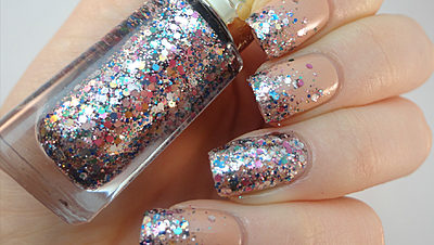 18 Awesome Ideas to Wear Glitter Nail Polish