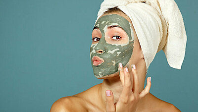 How to Unclog Your Pores Safely at Home