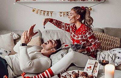 21 Cute Christmas 2023 Date Ideas for All Couples
