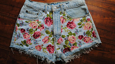 DIY: How to Revamp Your Jeans With Printed Fabric