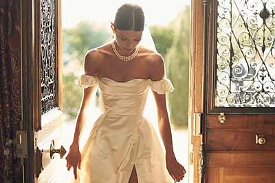 Why Opt for a Custom-Made Wedding Dress? 4 Key Reasons and Planning Tips