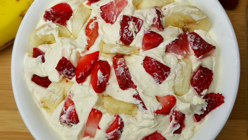 How to Make the Most Delicious Strawberry and Banana Salad