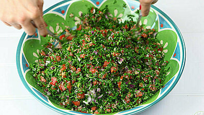 Learn to Make Tabbouleh Salad Just Like a Lebanese!