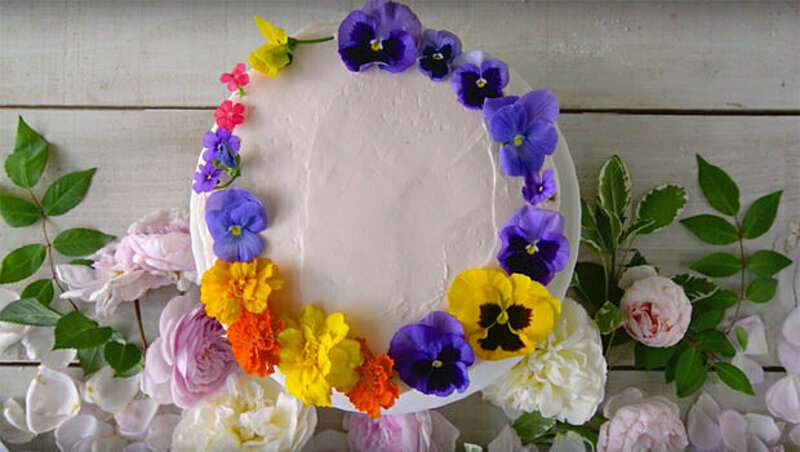 How to Decorate Cakes with Real Edible and Non-Edible Flowers!