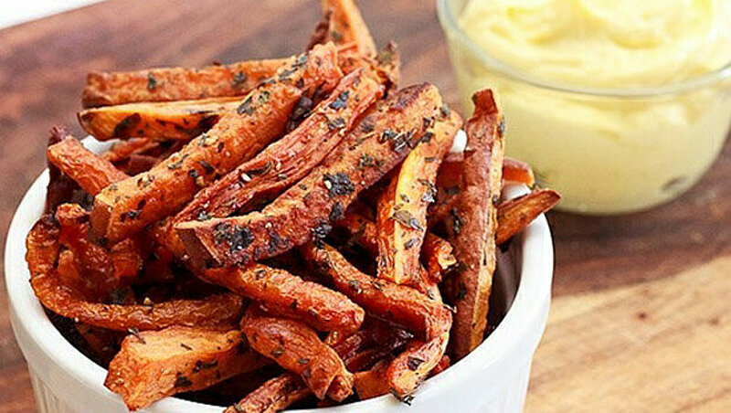 Easy and Healthy Crisp Carrot Fries