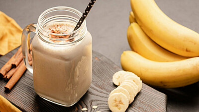 Banana and Oats Breakfast Smoothie Recipe