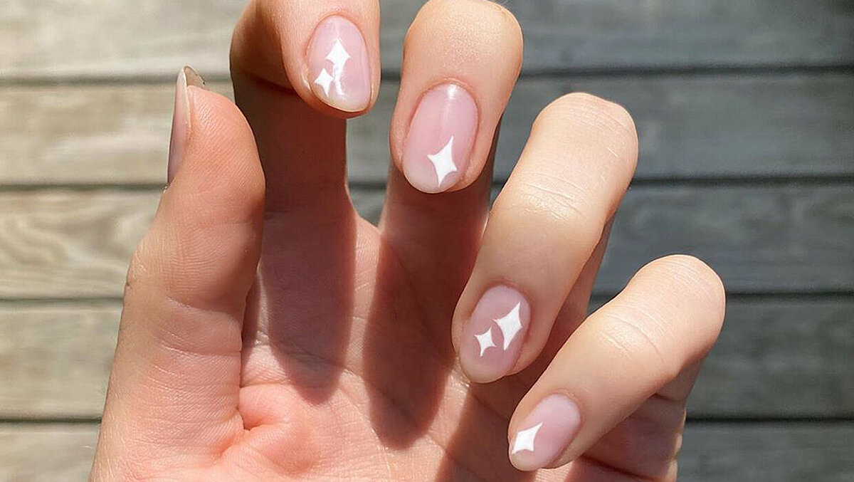 Splitting Fingernails that are Cracked, Dry, and Brittle; Dermatologist's  Tips