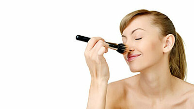 Makeup Tricks to Make Your Nose Look Smaller