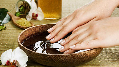 How to Use Sodium Bicarbonate to Whiten Your Nails
