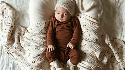 How to Pick the Perfect Winter Clothing for Your Tiny Newly Born Baby