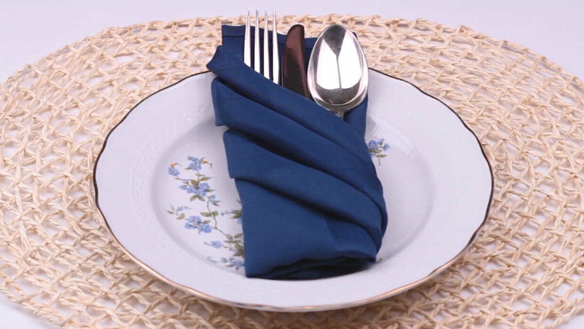 Stylish Napkin Folding Techniques to Impress