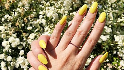 What Are Dip Powder Nails and How to Do Them at Home?