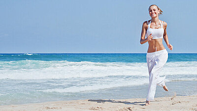 10 Workouts to Do by the Beach