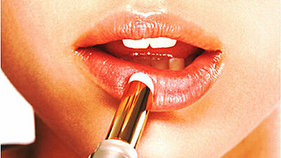How to Make Your Lipstick Last Longer