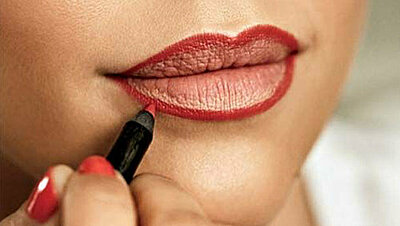 How to Make Your Lips Bigger with Lip Liner
