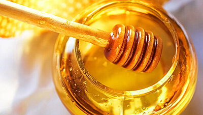 Eight Magical Benefits of Honey for Your Skin