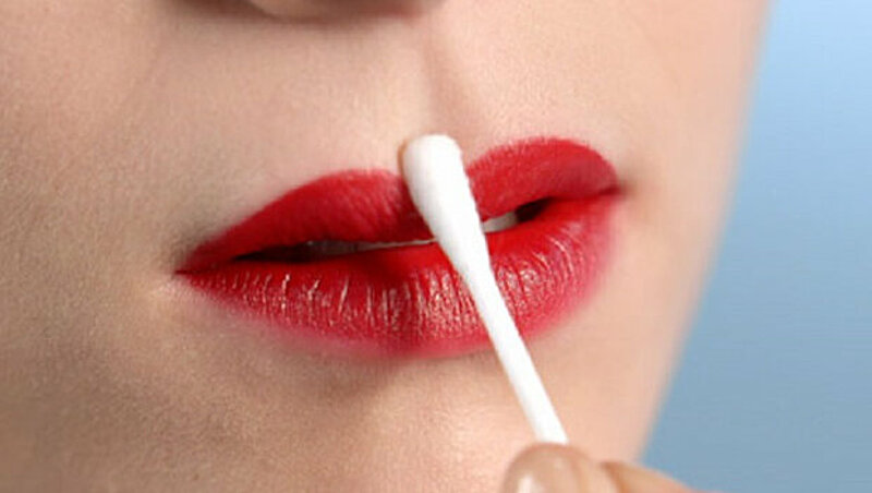 11 Beauty Uses of Cotton Swabs