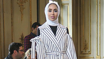 An Easy Styling Trick to Wear the Cold-shoulder Trend with Hijab