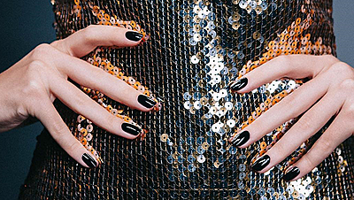 3 Ideas to Have Glittery Nails for a Glamorous Party Look!
