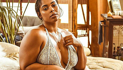 Hey Curvy Girls...10 Lingerie Pieces for a Perfect Valentine's Night