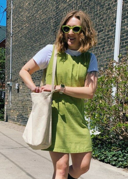 Adding a red tote bag is the easiest way to jazz up an outfit - No Fear of  Fashion