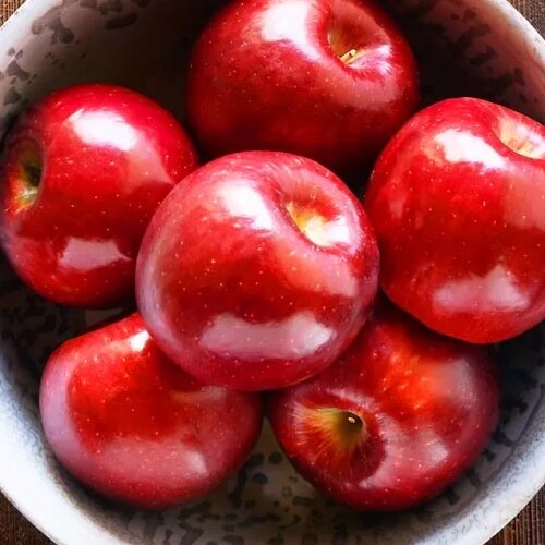 Apples will keep your skin hydrated in Ramadan