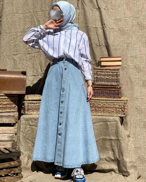 Denim skirt with sale shirt tucked in