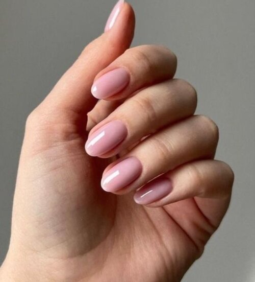 The Square Nail Shape Is Coming Back For Fall 2023 (Sorry, Almond Girlies)