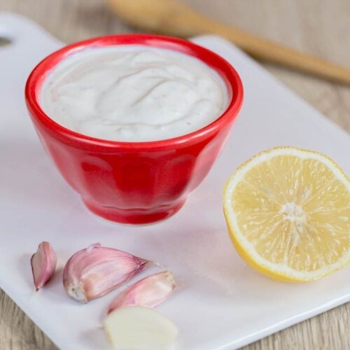 Garlic Sauce with Yogurt (Without Mayonnaise)