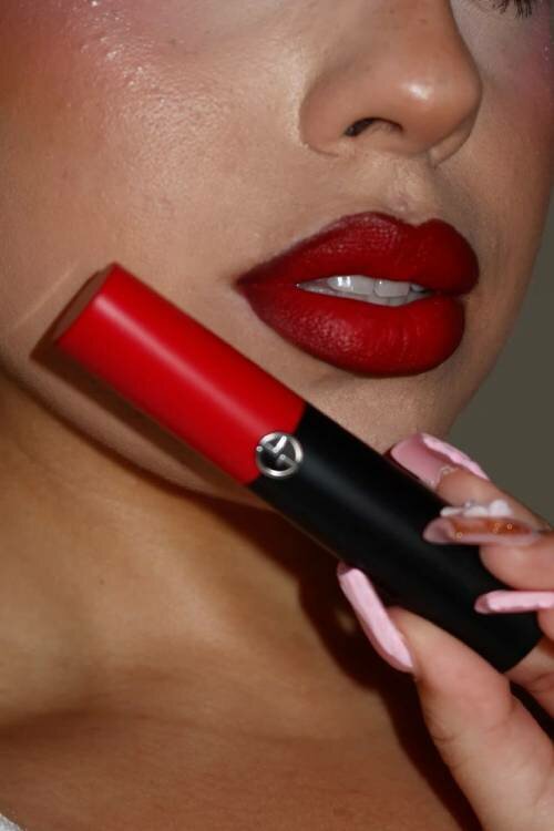 90s makeup trend cherry lips
