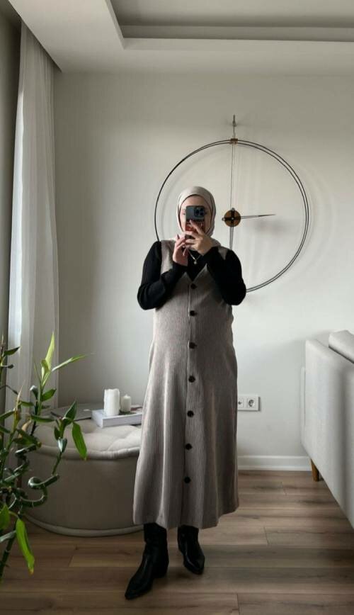 pregnant modest outfits ramadan fustany sleevless