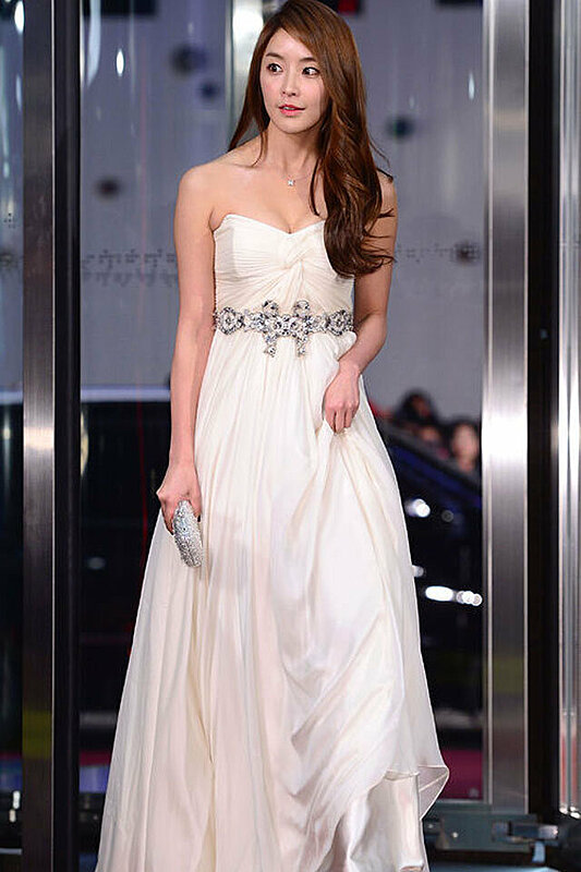 الفستان الأبيض يجتاح حفلات جوائز الدراما الكورية
