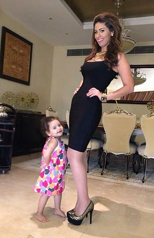 بالصور: أجمل إطلالات مي سليم مع ابنتها