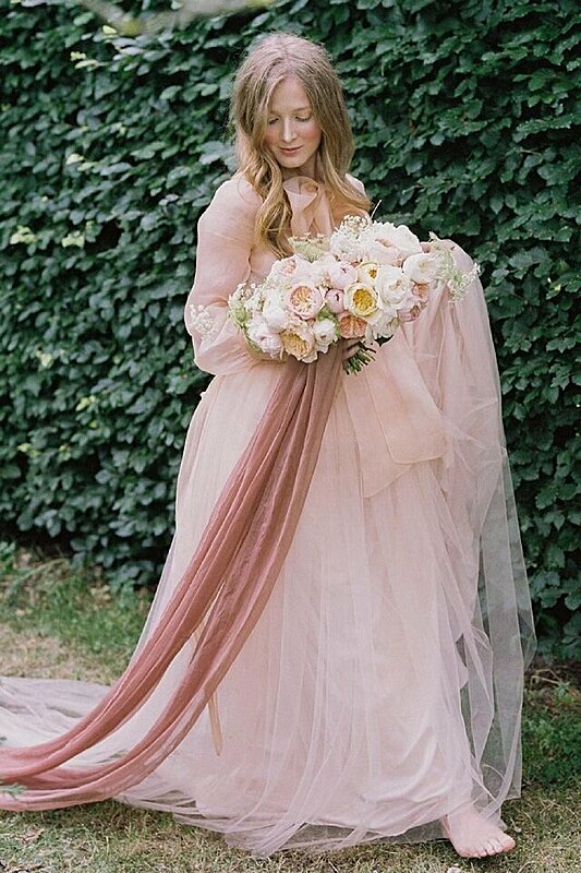 فساتين الزفاف الوردي الصيحة الأكثر رواجًا بموضة 2020