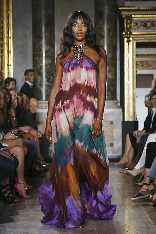 جرأة الألوان في عرض أزياء إميليو بوتشي في ميلانو