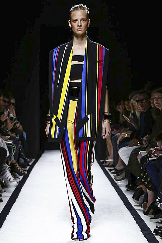 قوة الألوان الأساسية في أزياء بالمان ربيع/صيف ٢٠١٥