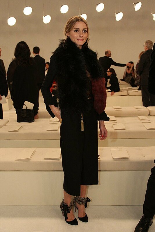 عرض أزياء هوت كوتور بالأبيض فقط من فالنتينو في نيويورك