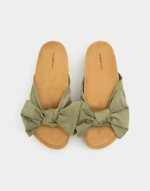الـ Slippers موضة أحذية النساء في صيف 2018... تعرفي على أماكن بيعها