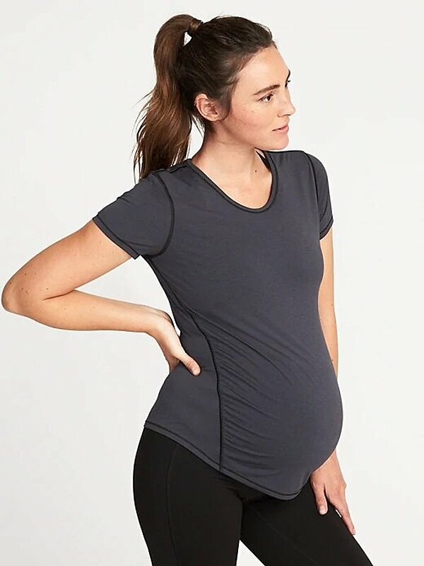 نعتقد أن هذه الملابس الرياضية ستدفعك للتخلي عن الكسل بأشهر الحمل!
