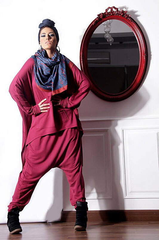 مجموعة ملابس عصرية للمحجبات من سارة العمري